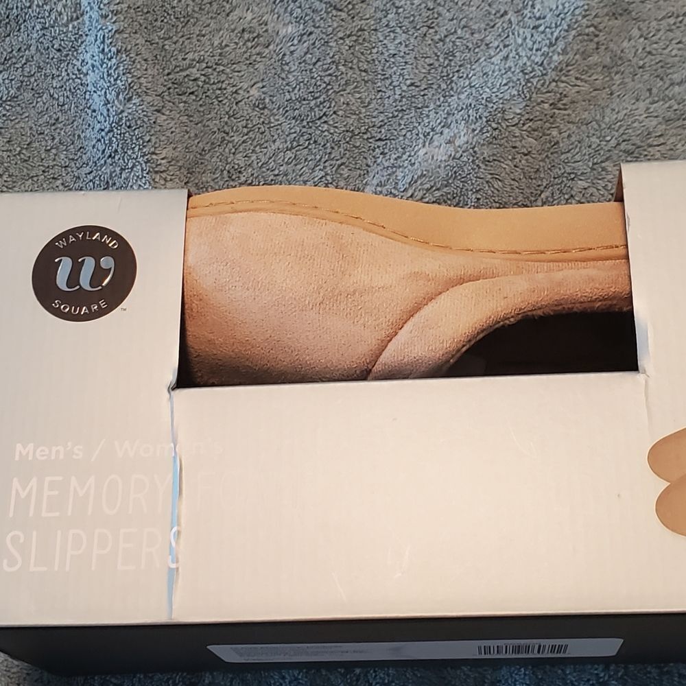 Wayland Memory Foam Slippers Size     L